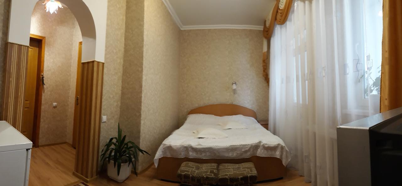 Сонячна Hotel Truskavets Luaran gambar