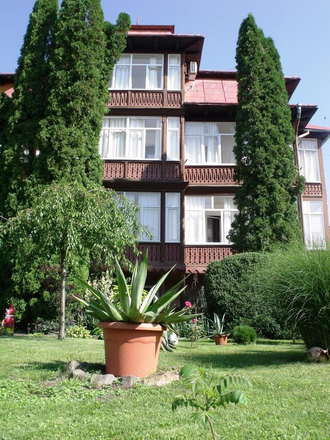 Сонячна Hotel Truskavets Luaran gambar