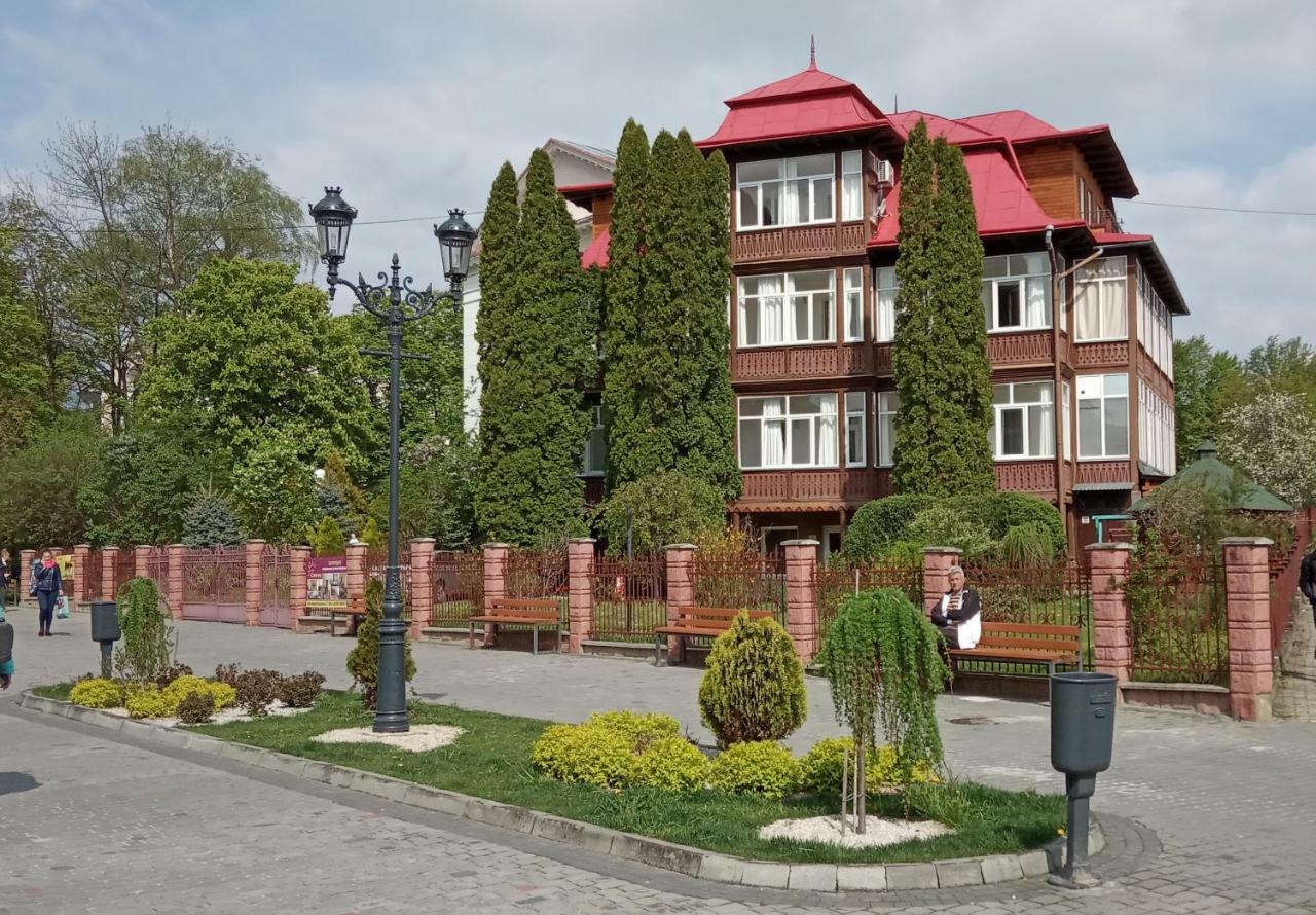 Сонячна Hotel Truskavets Luaran gambar