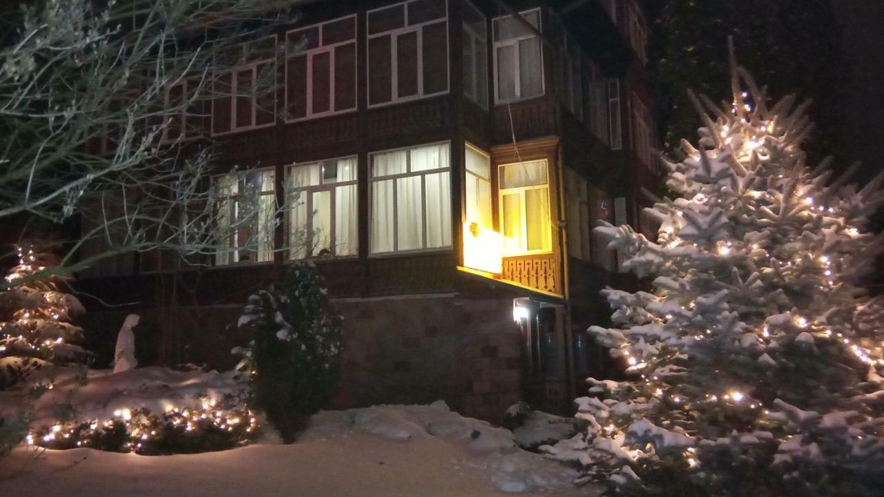 Сонячна Hotel Truskavets Luaran gambar